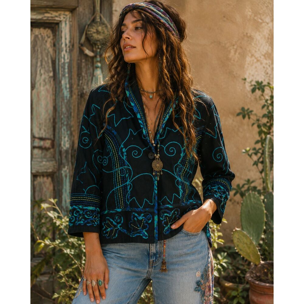 Embroidered Black Jacket Women’s M Boho Artsy Whimsical  Floral Statement Blazer